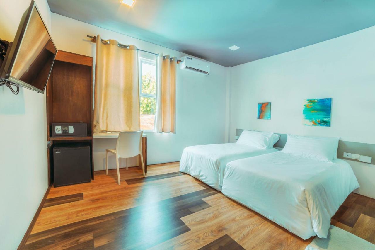 White Coral Rasdhoo Hotel Bagian luar foto